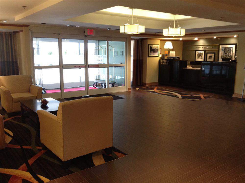 Hampton Inn & Suites Chapel Hill/Durham Экстерьер фото