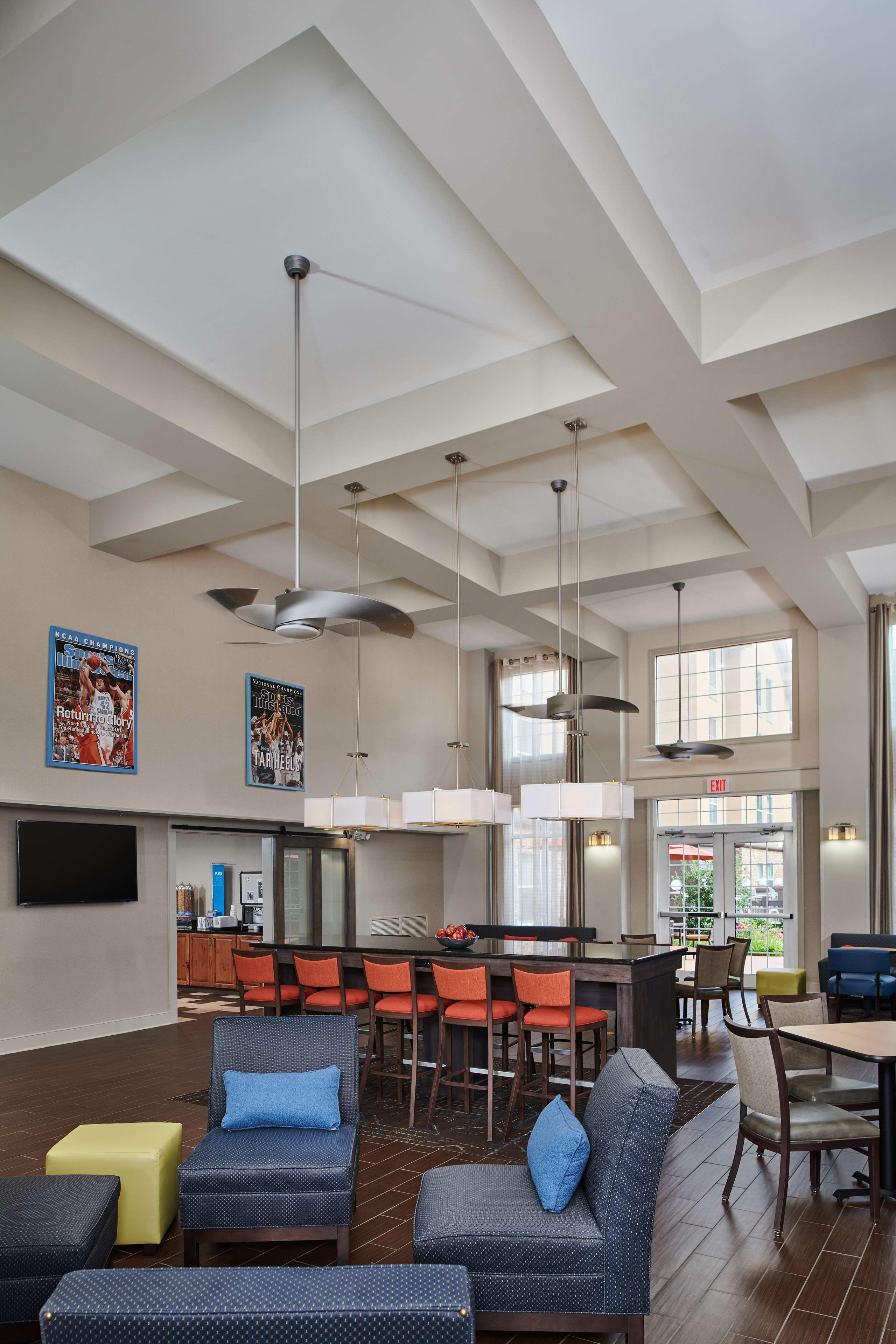 Hampton Inn & Suites Chapel Hill/Durham Экстерьер фото