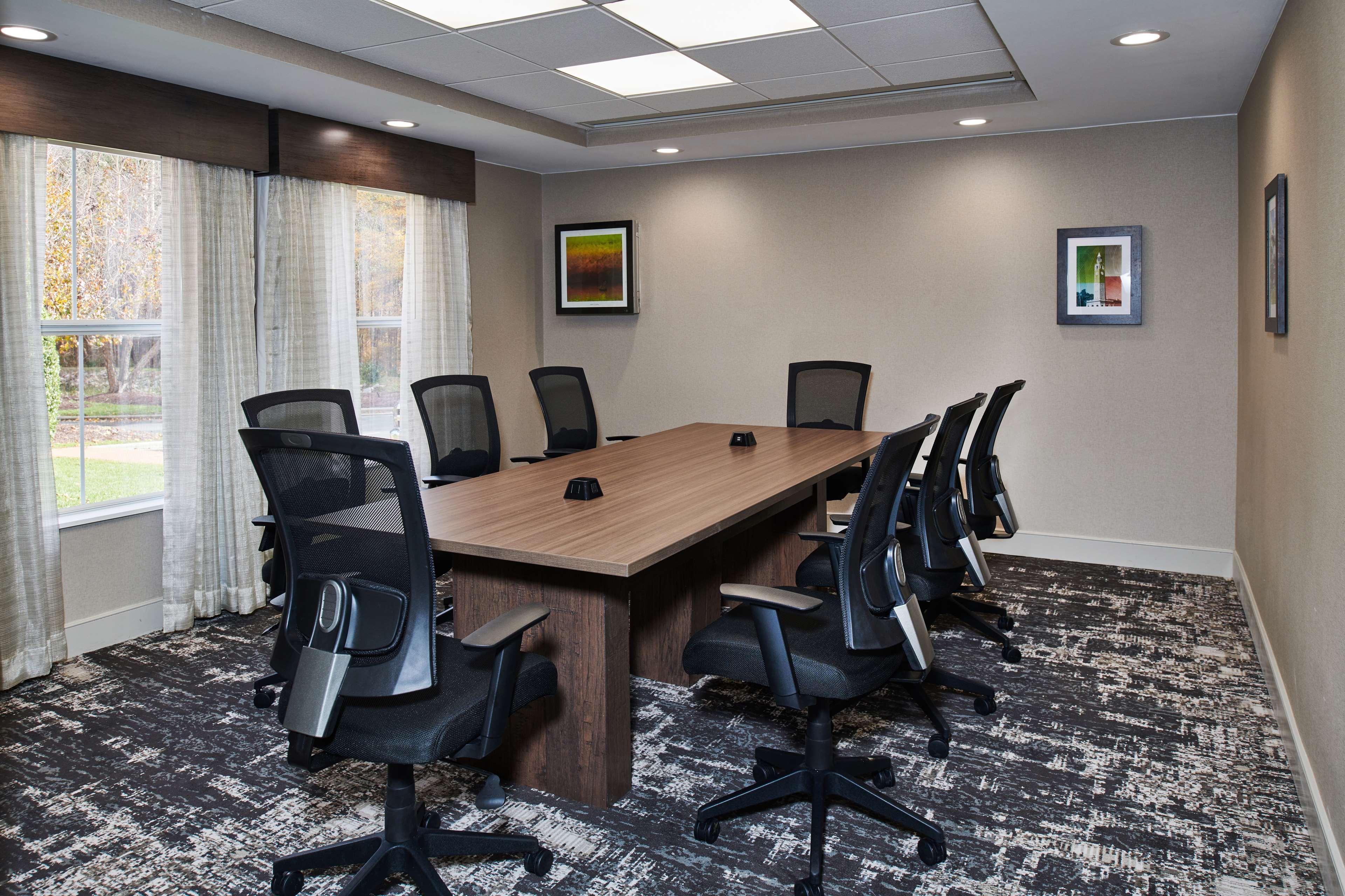 Hampton Inn & Suites Chapel Hill/Durham Экстерьер фото