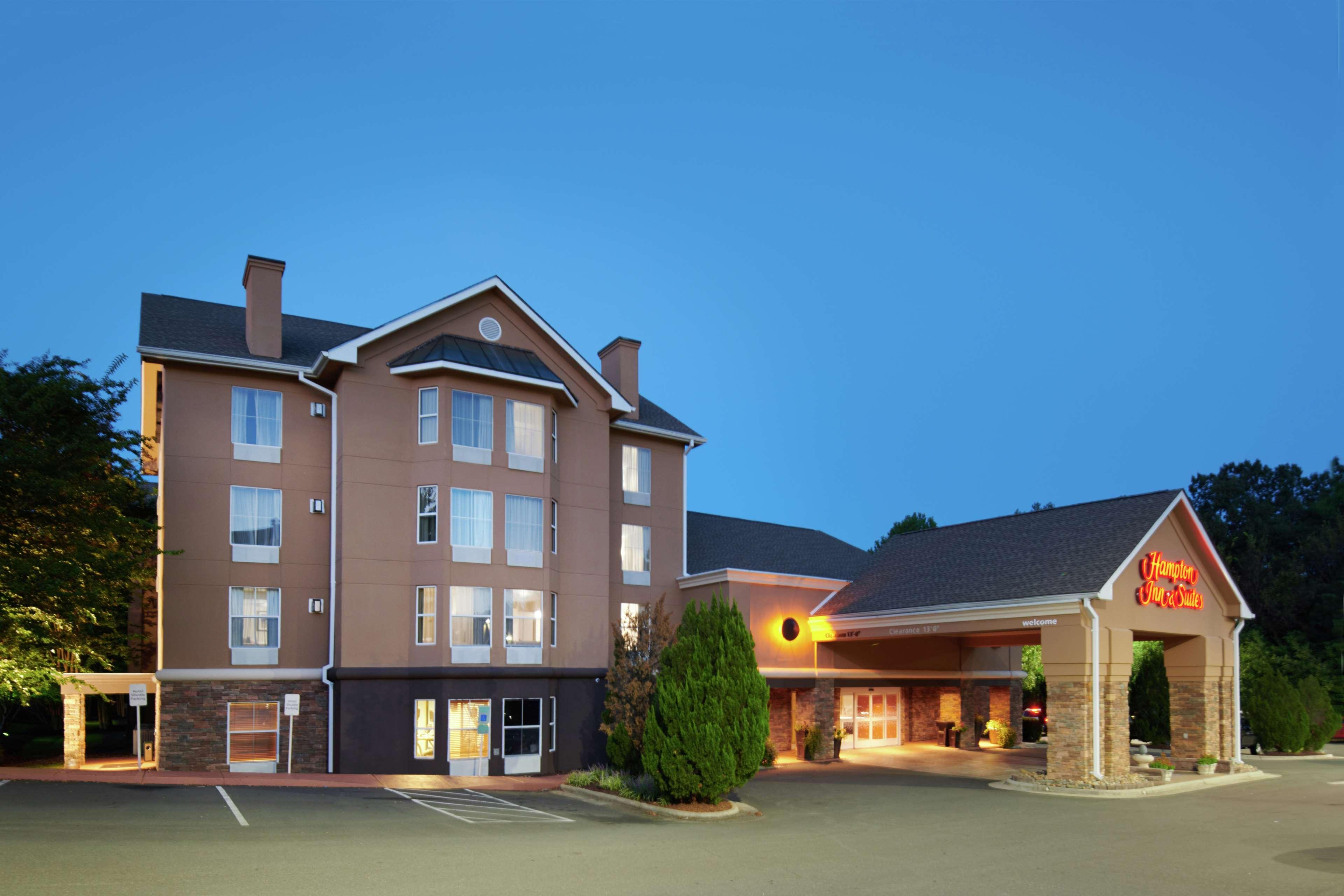 Hampton Inn & Suites Chapel Hill/Durham Экстерьер фото