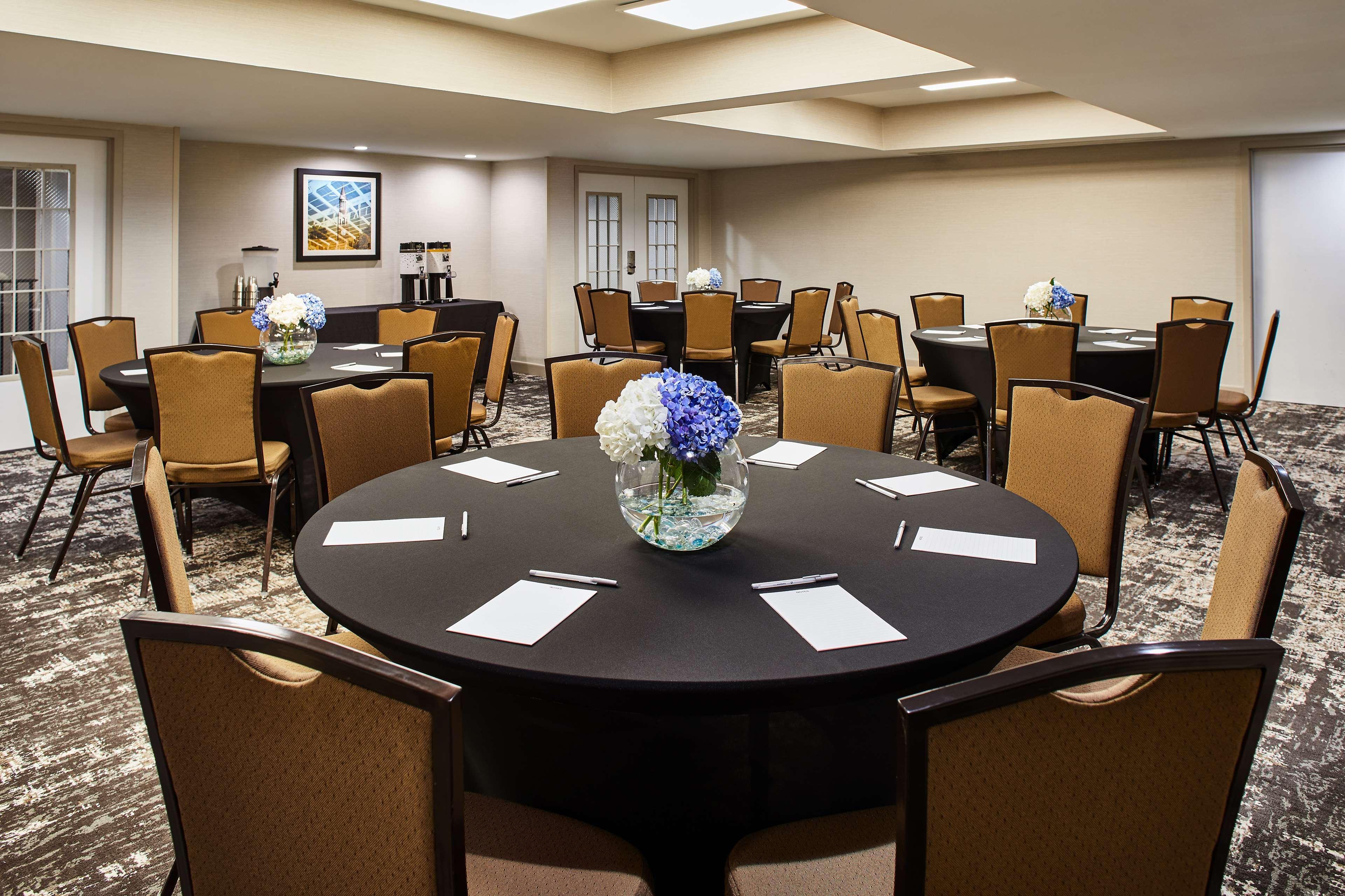 Hampton Inn & Suites Chapel Hill/Durham Экстерьер фото