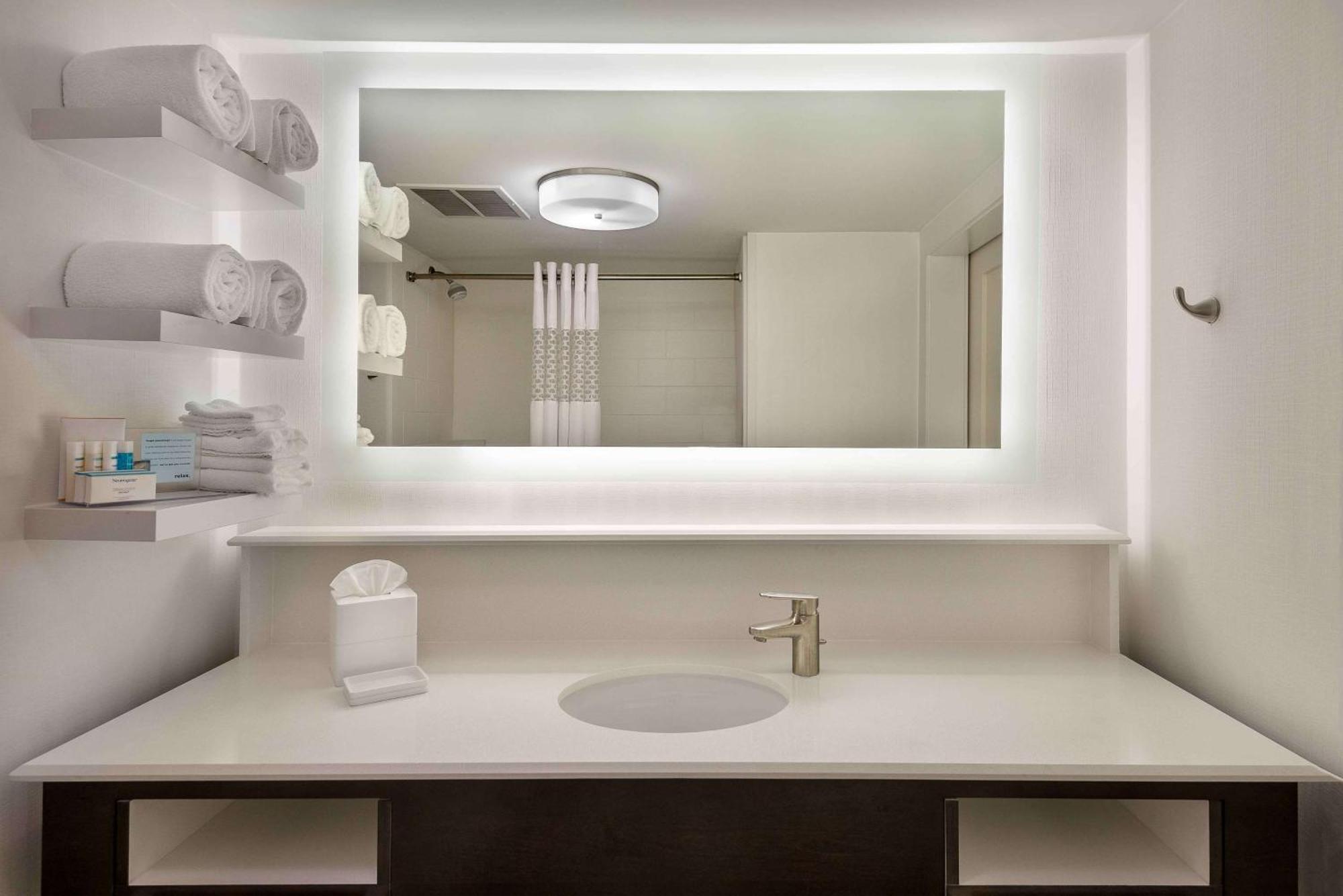 Hampton Inn & Suites Chapel Hill/Durham Экстерьер фото